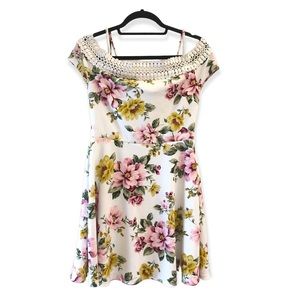 B. Smart Floral Off the Shoulder Mini Dress, White, Pink, Yellow, Lace, Size 11